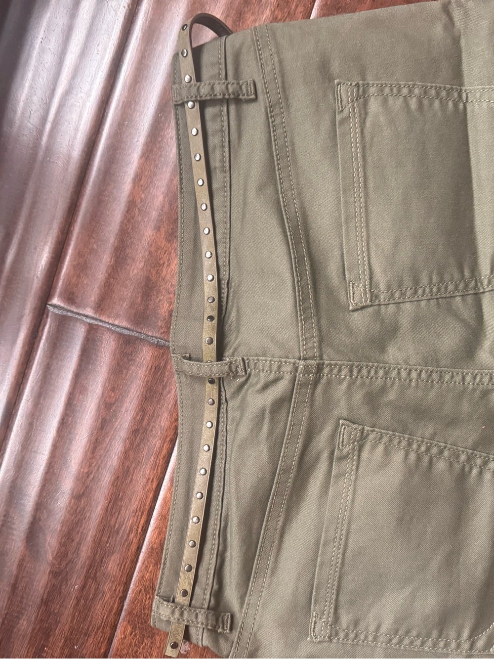 Apt 9 Olive green capris… never worn with belt
